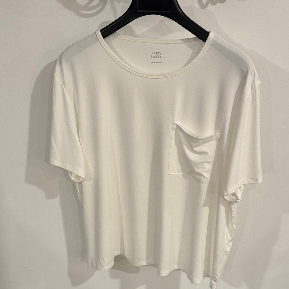 Cozy Earth Women's White Short Sleeve Pocket Tee